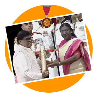 अशोक सराफ  यांना पद्मश्री पुरस्कार  मिळाल्याबद्दल  हार्दिक अभिनंदन